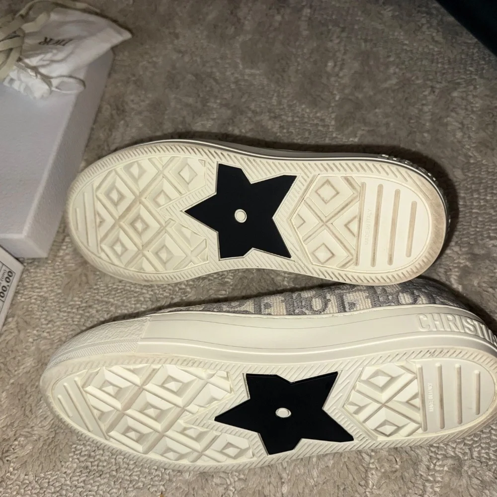 Christian Dior Sneakers - Picture 3 of 7